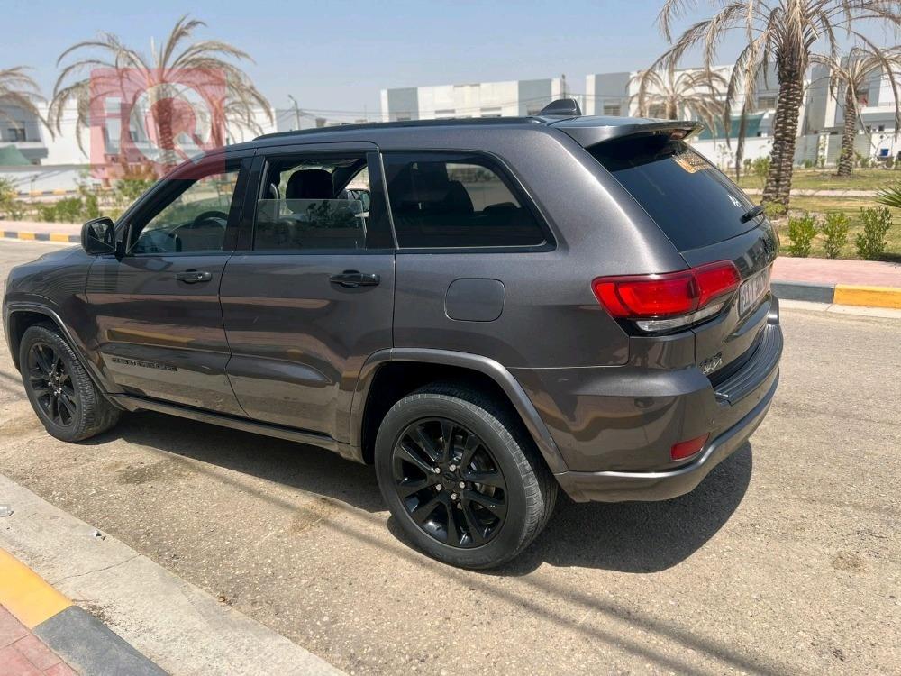 جيب جراند شيروكي